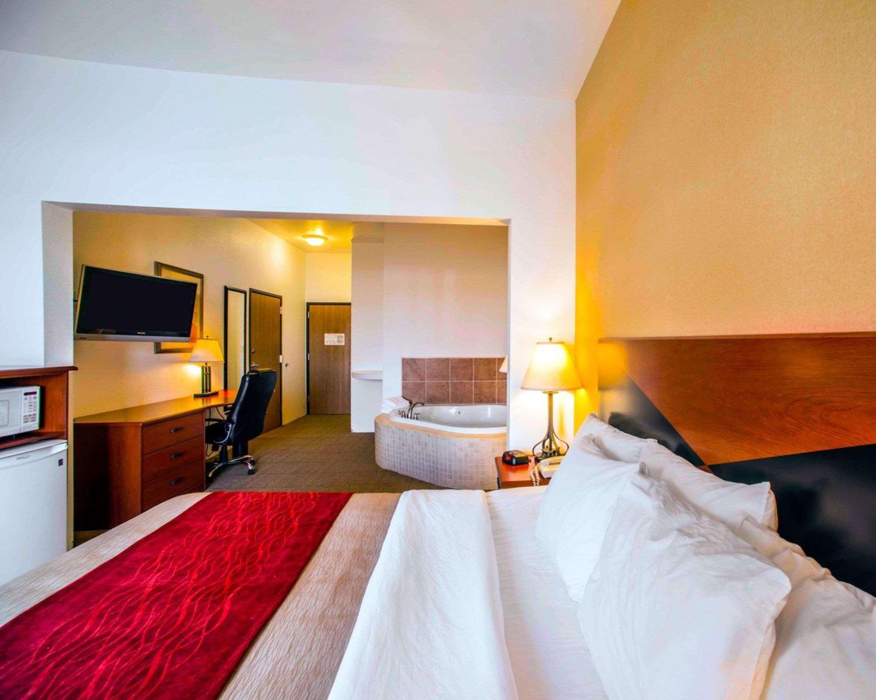 Comfort Inn & Suites Greenville I-70 Kültér fotó