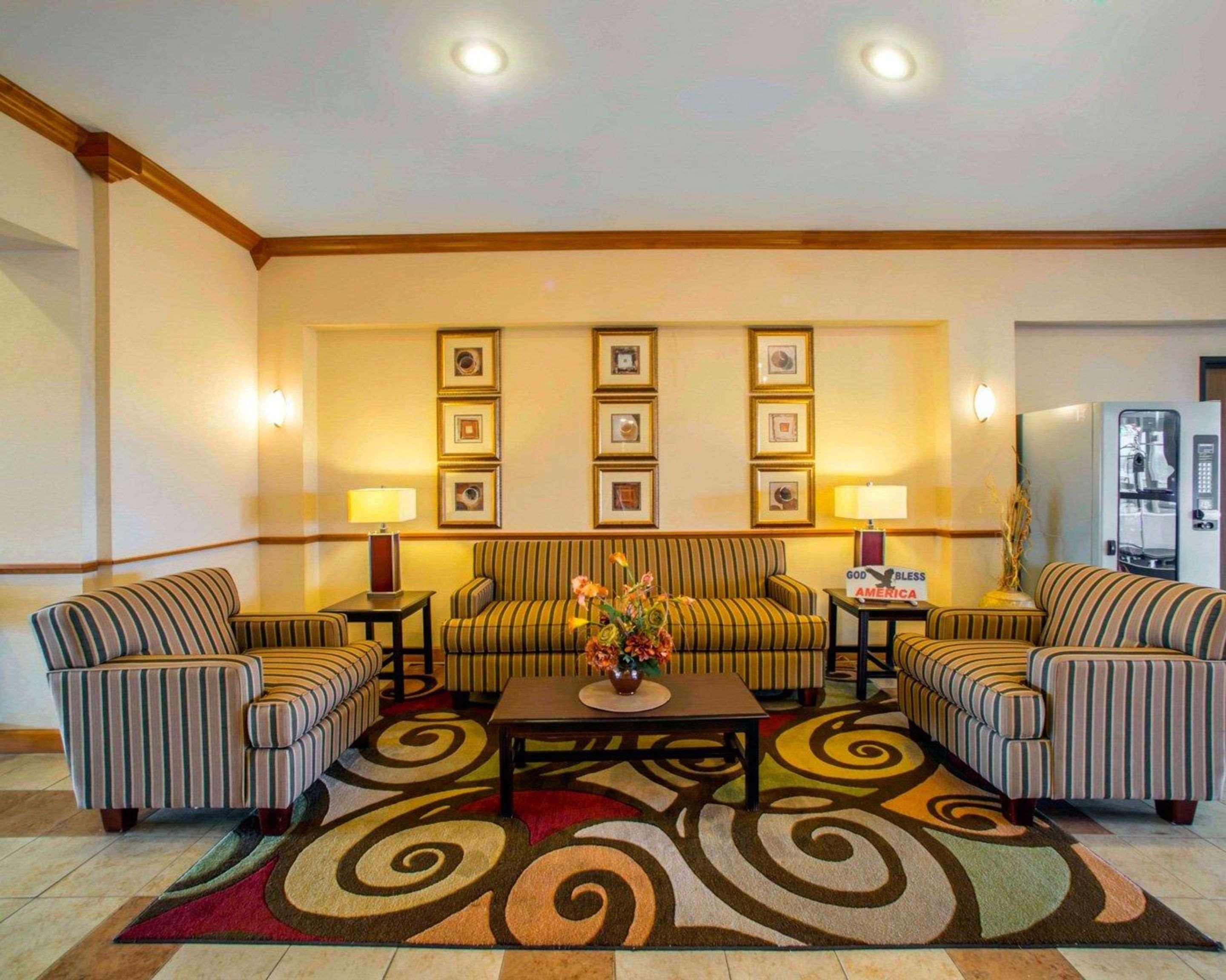 Comfort Inn & Suites Greenville I-70 Kültér fotó