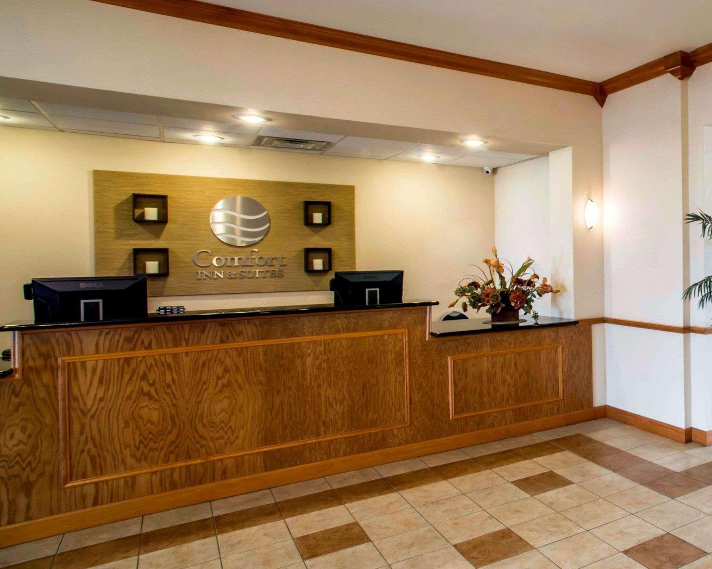 Comfort Inn & Suites Greenville I-70 Kültér fotó