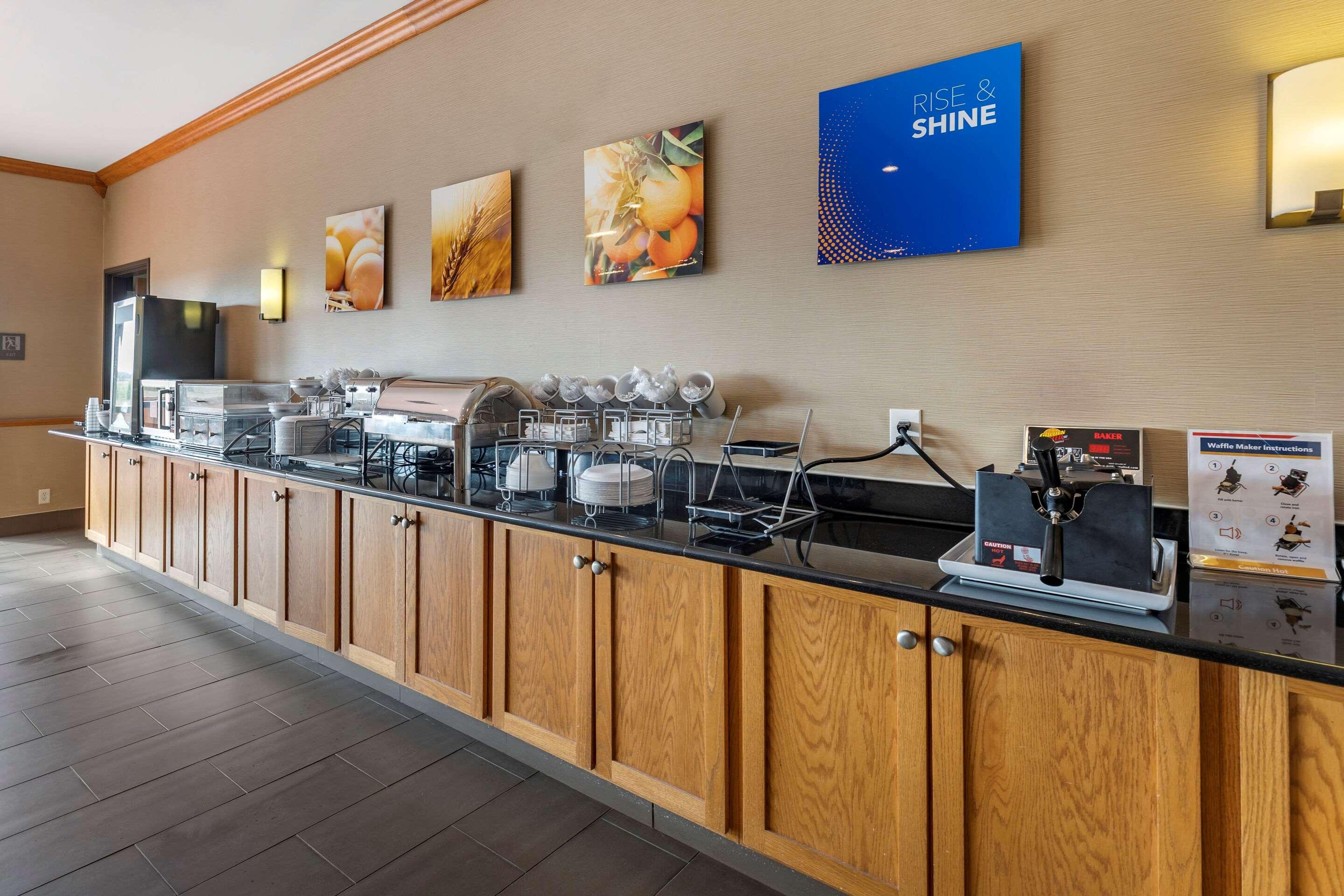 Comfort Inn & Suites Greenville I-70 Kültér fotó